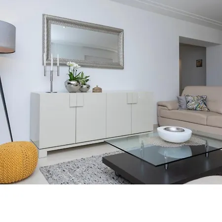 Apartament Laura Majici